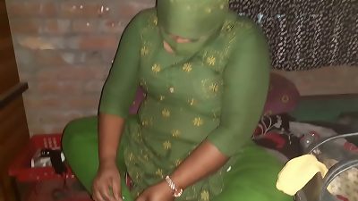 buxom Arab babe Taking man meat From milky man With giant rod