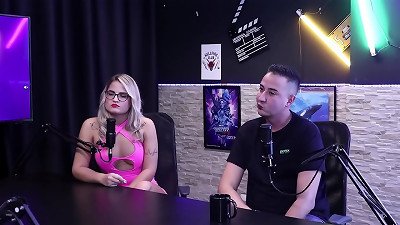 N&atilde;o gostava de ver a namorada dando o cu, mas se acostumou, e sa&iacute;ram do sway professional motel com dez pessoas - Bruna carlos e Matheus Caetano