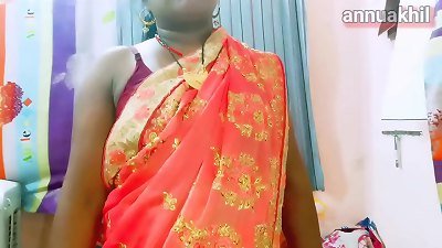 Indian desi pados wali bhabhi gr aayi jb gr me koi nhi tha fir usne mera land chusa aur mitt di full fuck-fest vid